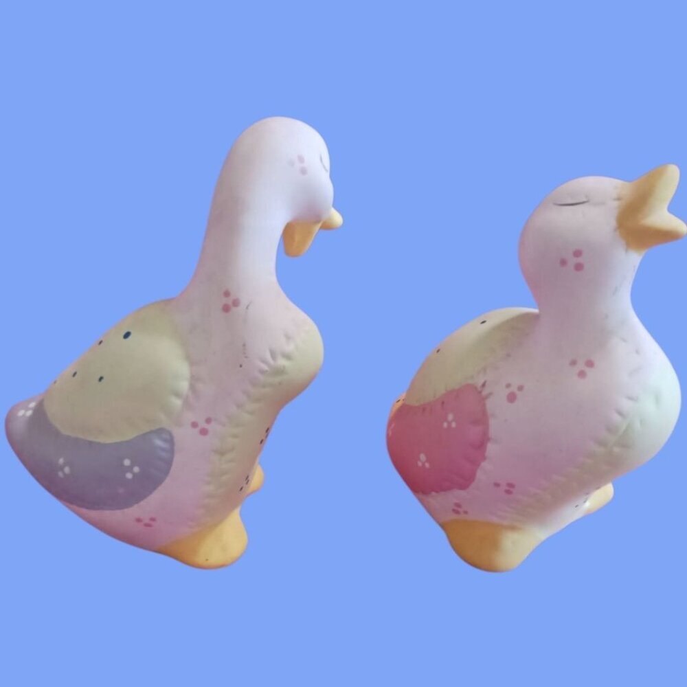 Vintage Quilted Ceramic Duck Figurines Set Of Two Pastel Colors - Picture 2 of 11